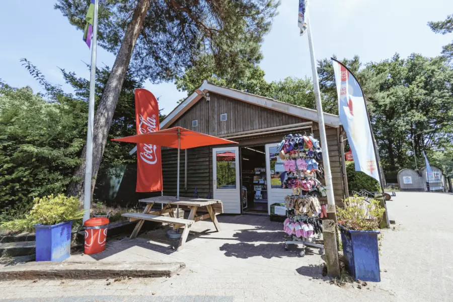 Camping Voorthuizen supermarkt 2