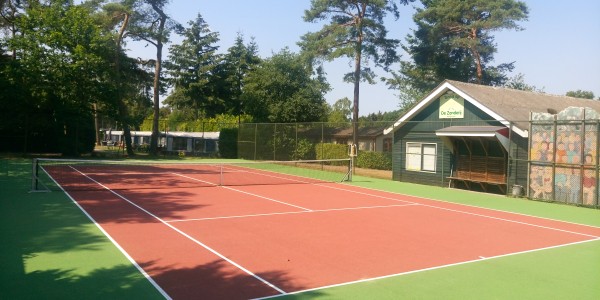 Tennisbaan camping de  zanderij 2.JPG