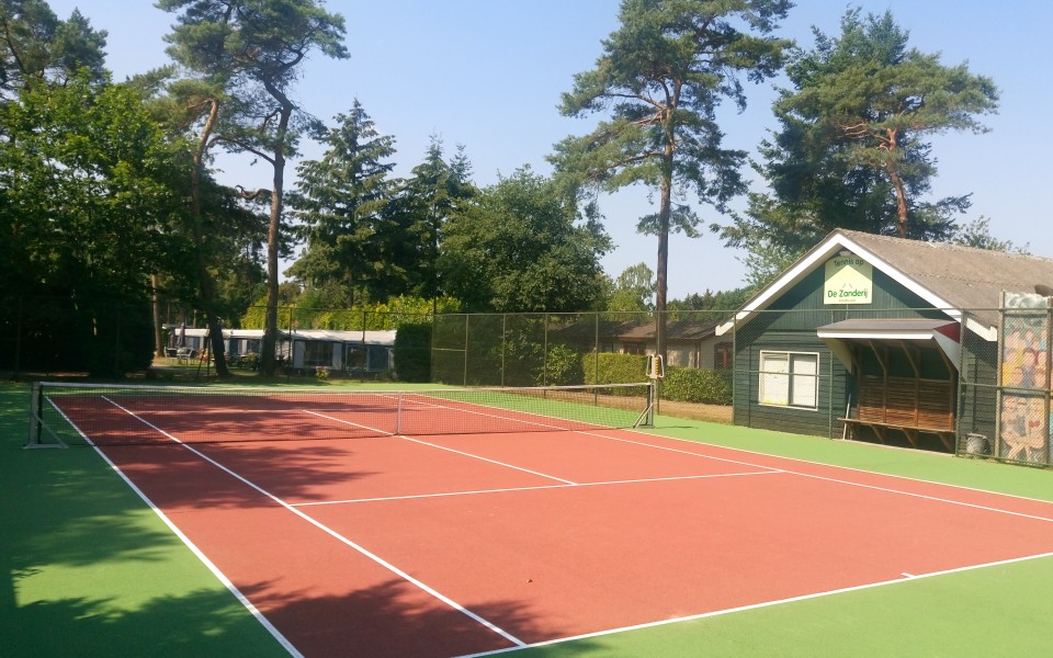 Tennisbaan camping de  zanderij 2.JPG
